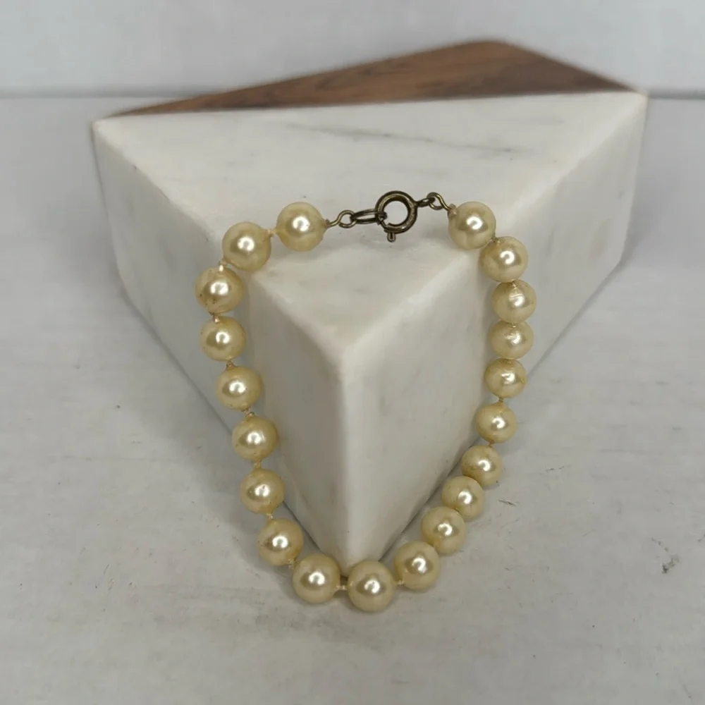 Vintage Cream Pearl Bracelet Lot C3